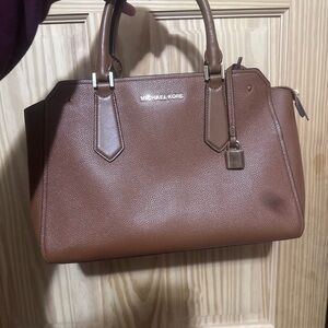 Non authentic Michael Kors shoulder bag